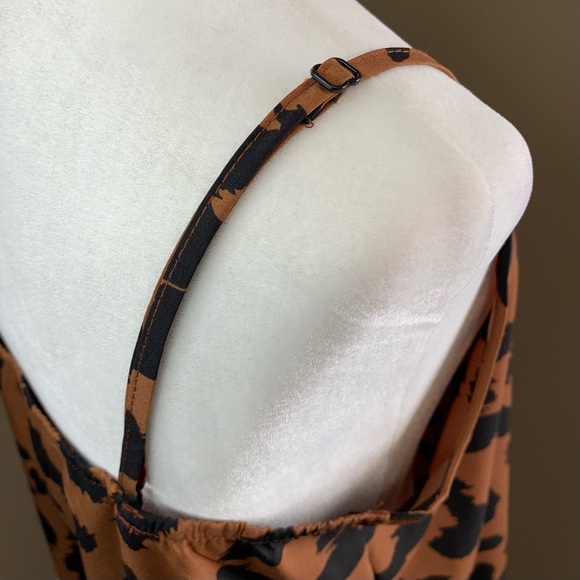 NWOT Emery Rose Cropped Camisole - Picture 4 of 7